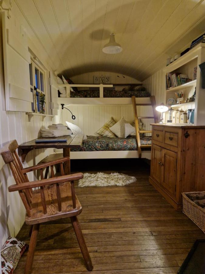 The Delkin Shepherds Huts 캐슬쿰 외부 사진
