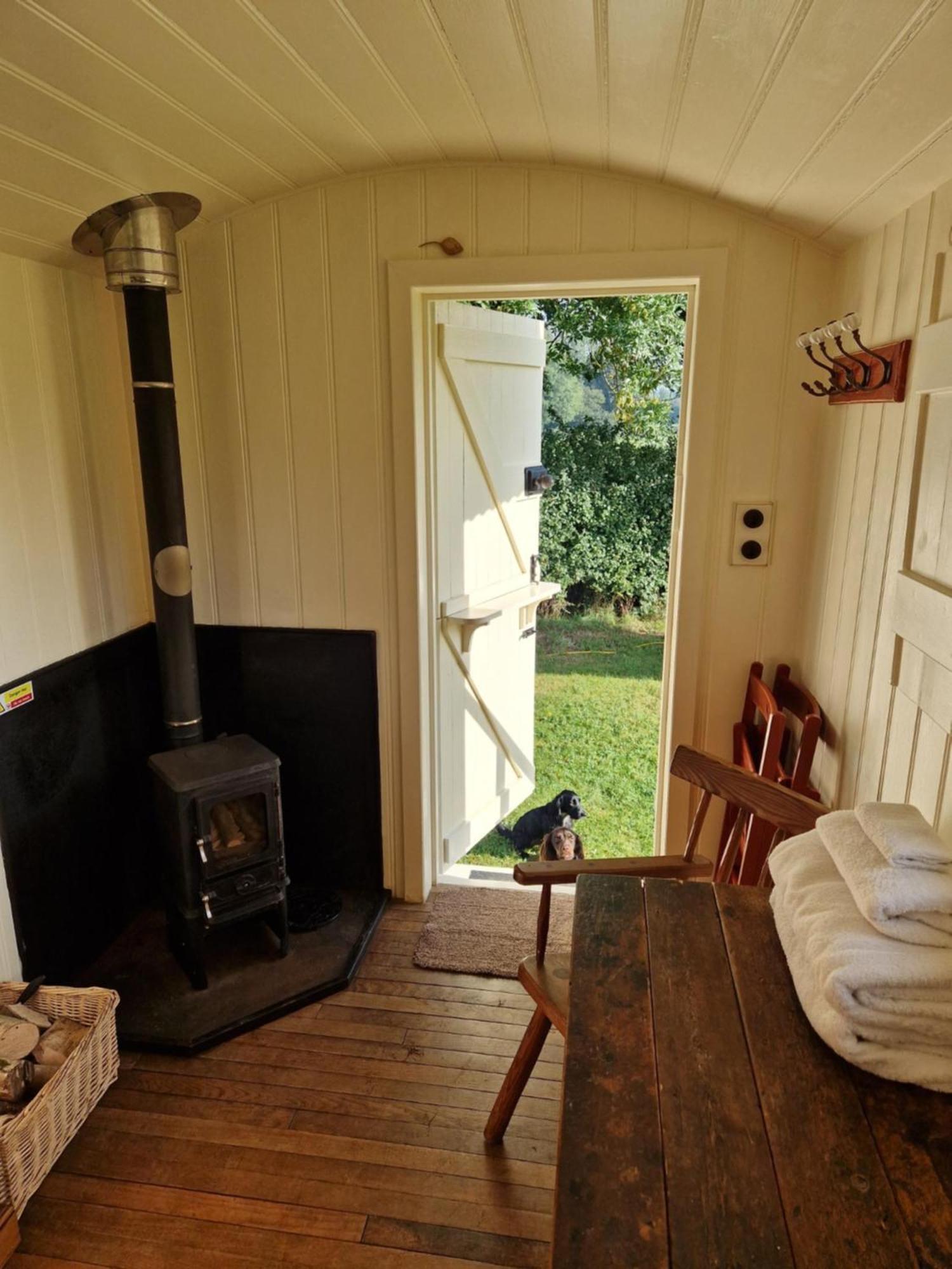 The Delkin Shepherds Huts 캐슬쿰 외부 사진