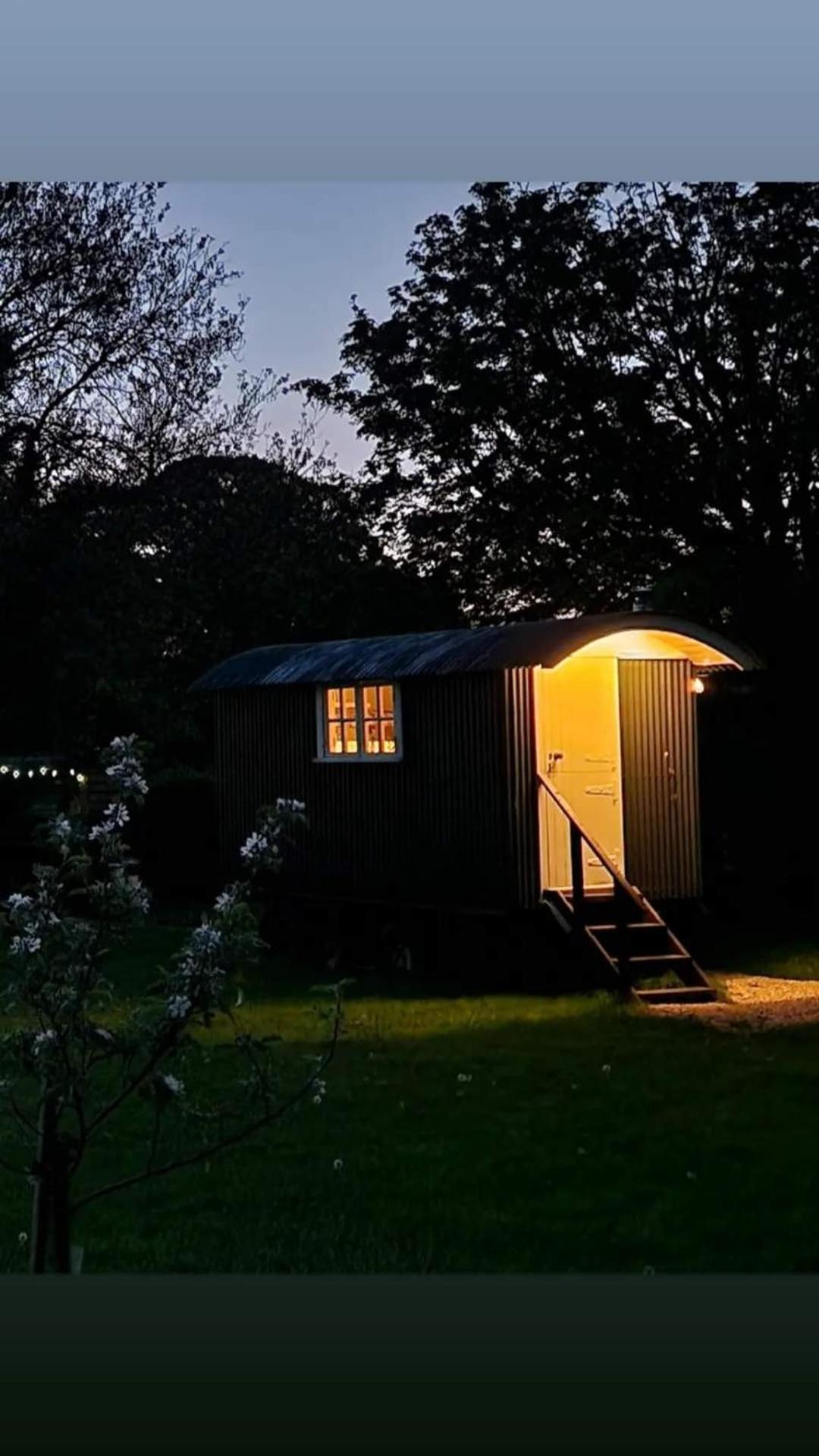 The Delkin Shepherds Huts 캐슬쿰 외부 사진