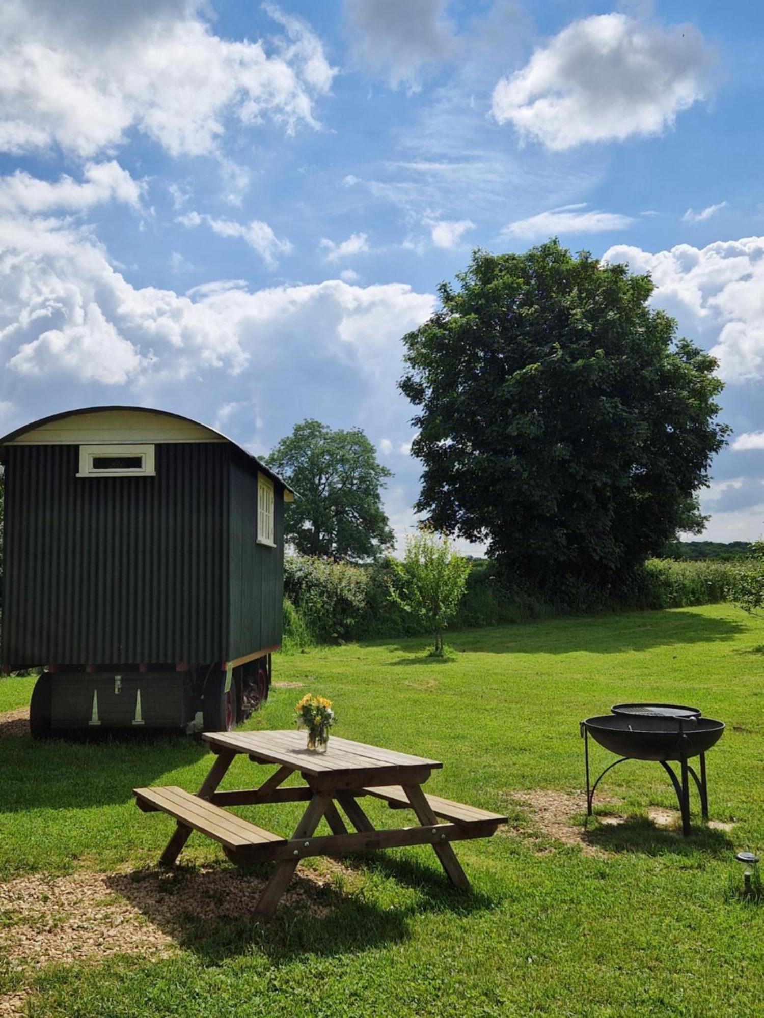 The Delkin Shepherds Huts 캐슬쿰 외부 사진