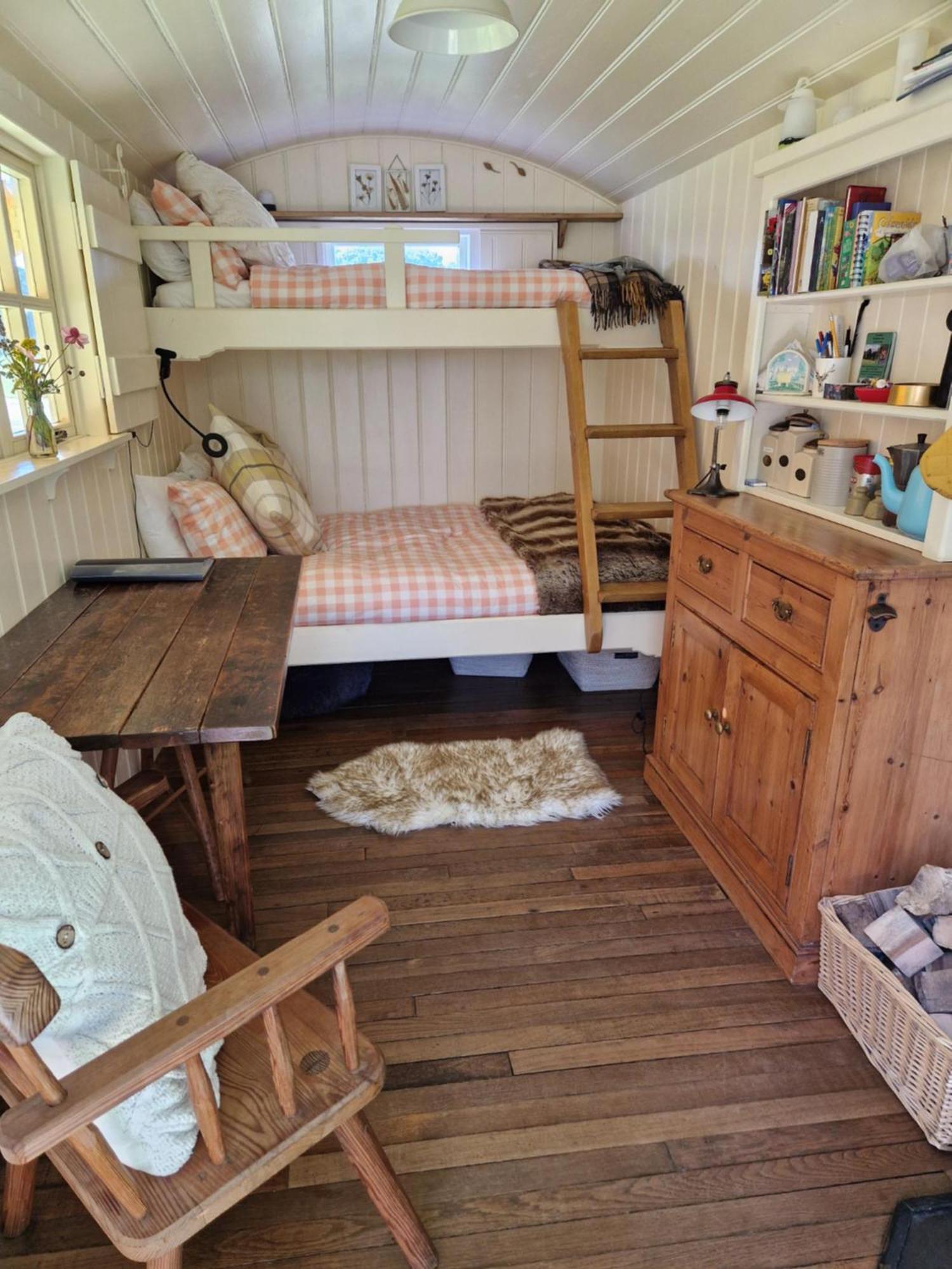 The Delkin Shepherds Huts 캐슬쿰 외부 사진